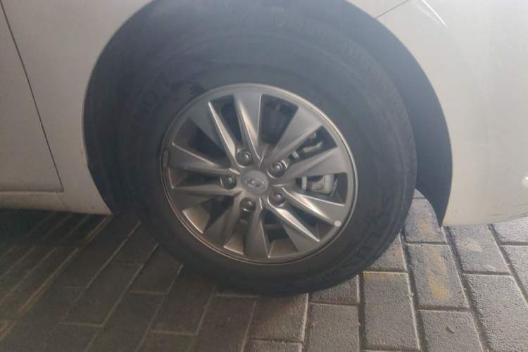Used Hyundai Celesta 2020 1.6L Automatic GL Enjoyable Edition Right Front Wheel Hub