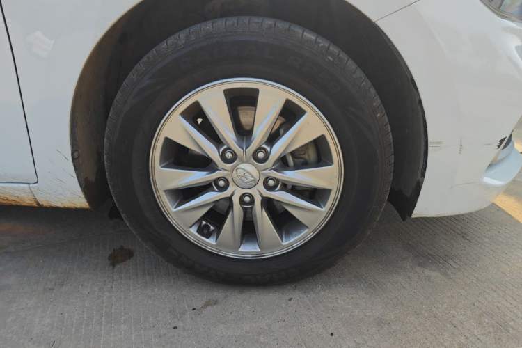 Used Hyundai Celesta 2020 1.6L Automatic GL Enjoyable Edition Right Front Wheel Hub
