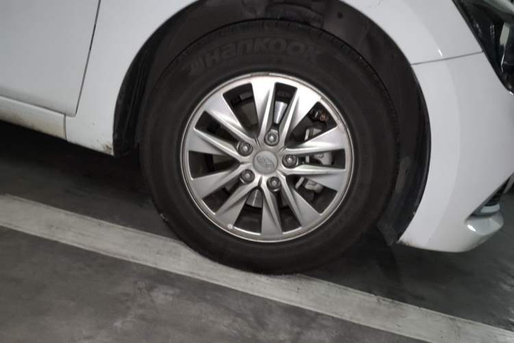 Used Hyundai Celesta 2020 1.6L Automatic GL Enjoyable Edition Right Front Wheel Hub