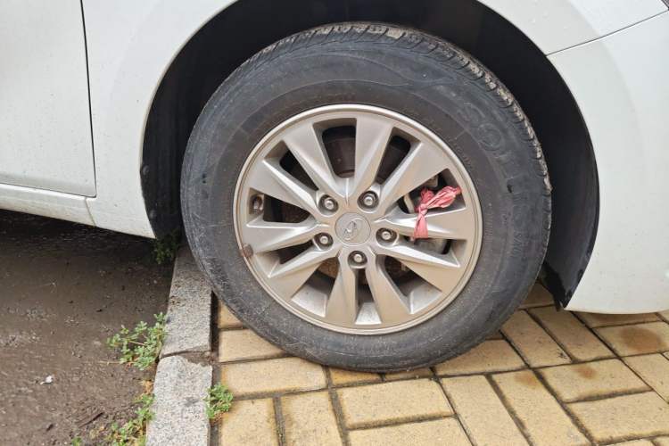 Used Hyundai Celesta 2020 1.6L Automatic GL Enjoyable Edition Right Front Wheel Hub
