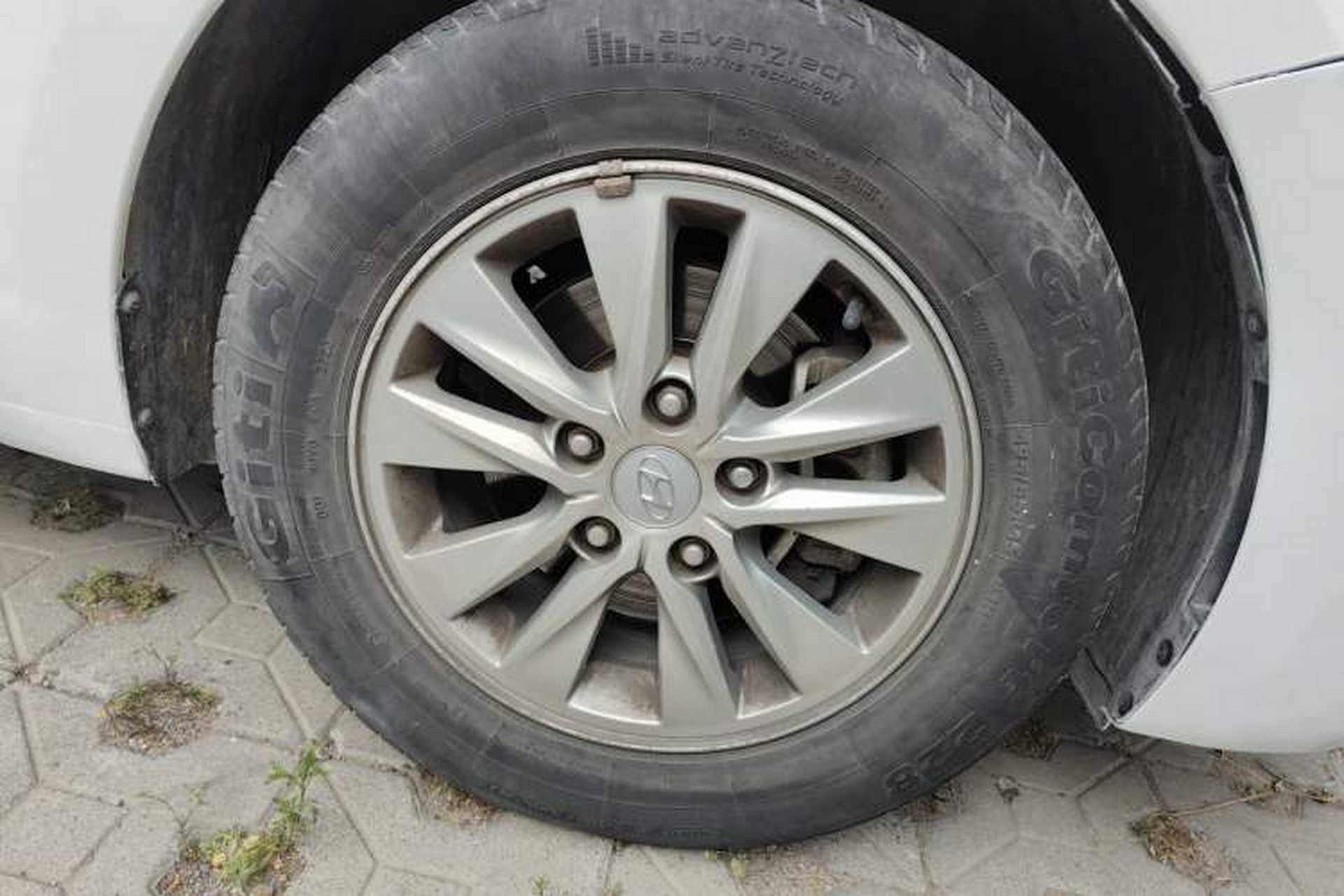 Used Hyundai Celesta 2020 1.6L Automatic GL Enjoyable Edition Right Front Wheel Hub