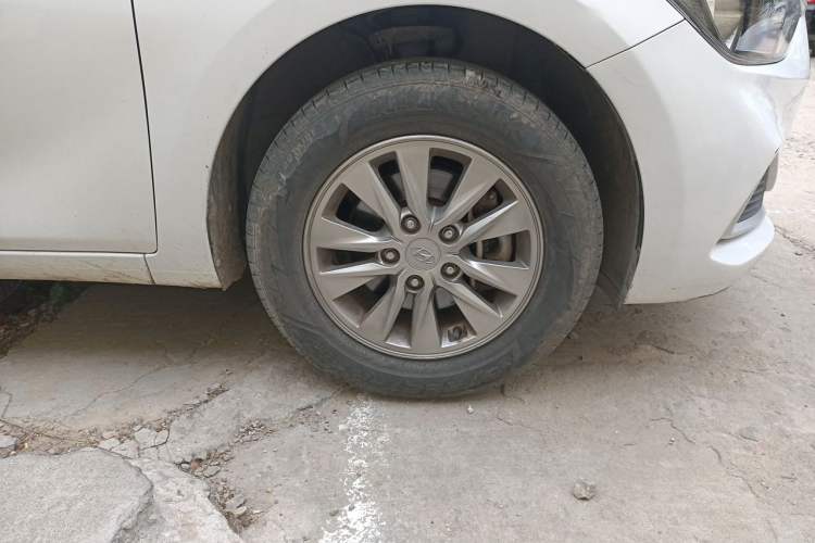 Used Hyundai Celesta 2020 1.6L Automatic GL Enjoyable Edition Right Front Wheel Hub