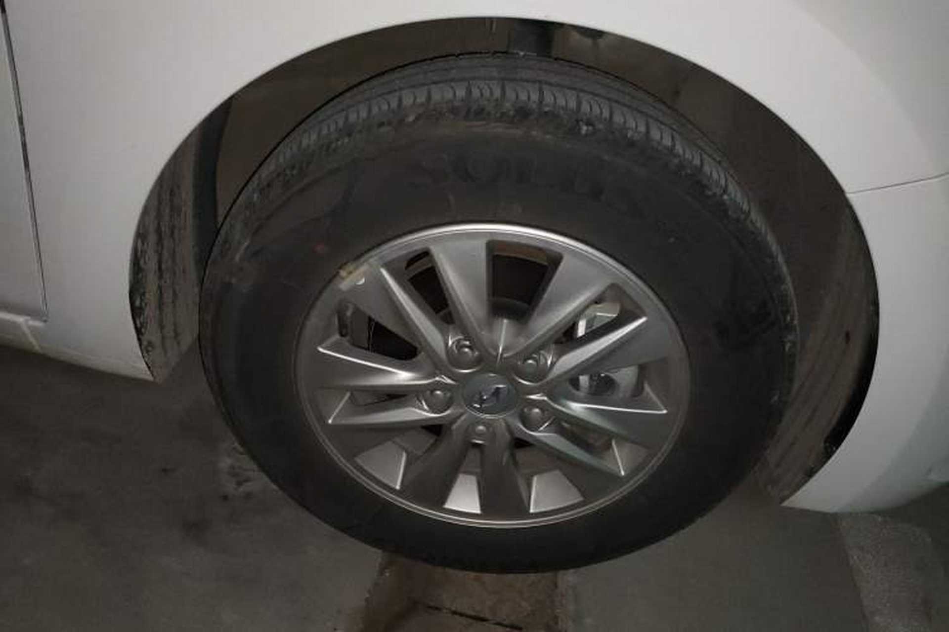 Used Hyundai Celesta 2020 1.6L Automatic GL Enjoyable Edition Right Front Wheel Hub