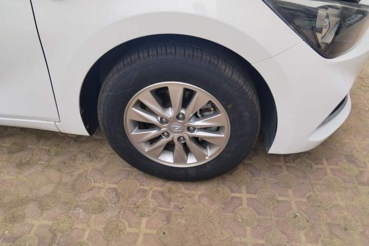 Used Hyundai Celesta 2020 1.6L Automatic GL Enjoyable Edition Right Front Wheel Hub