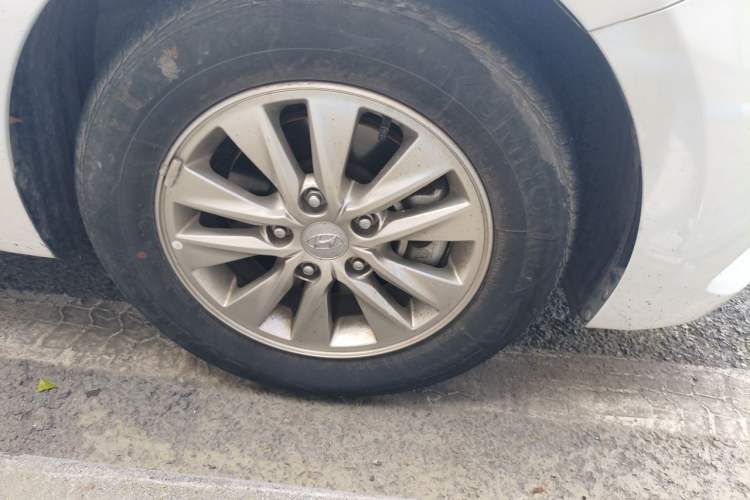 Used Hyundai Celesta 2020 1.6L Automatic GL Enjoyable Edition Right Front Wheel Hub