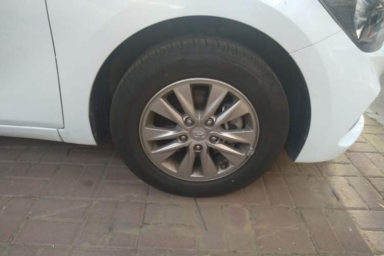 Used Hyundai Celesta 2020 1.6L Automatic GL Enjoyable Edition Right Front Wheel Hub