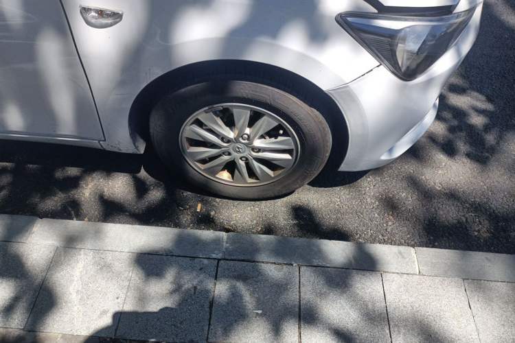 Used Hyundai Celesta 2020 1.6L Automatic GL Enjoyable Edition Right Front Wheel Hub