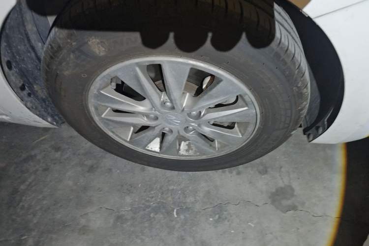 Used Hyundai Celesta 2020 1.6L Automatic GL Enjoyable Edition Right Front Wheel Hub