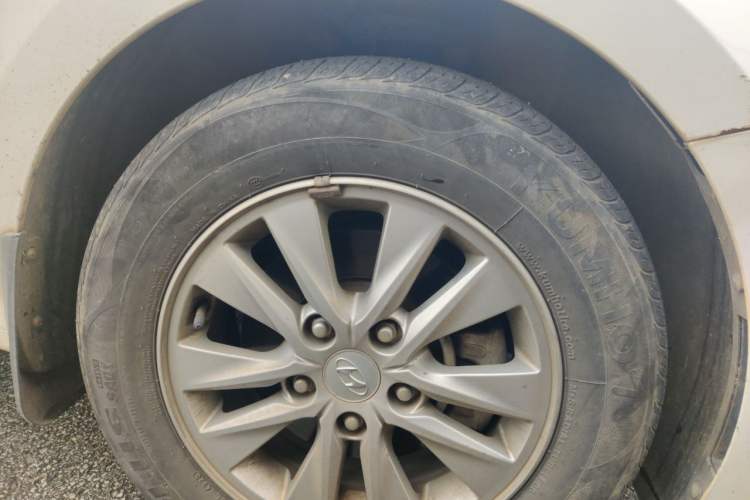 Used Hyundai Celesta 2020 1.6L Automatic GL Enjoyable Edition Right Front Wheel Hub