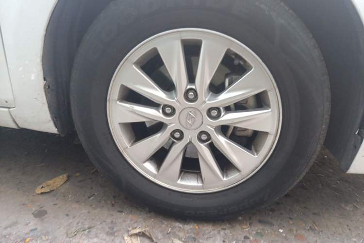 Used Hyundai Celesta 2020 1.6L Automatic GL Enjoyable Edition Right Front Wheel Hub