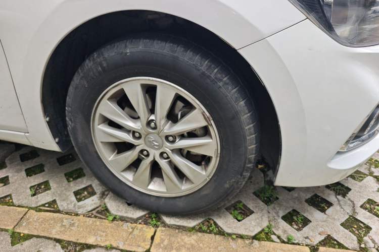 Used Hyundai Celesta 2020 1.6L Automatic GL Enjoyable Edition Right Front Wheel Hub