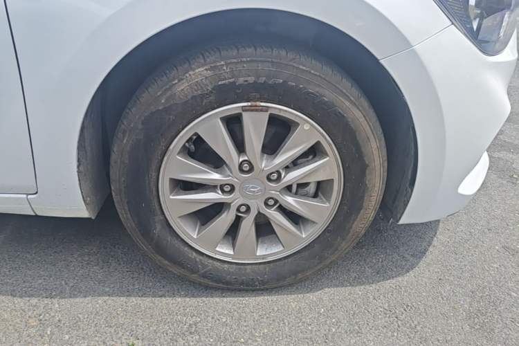 Used Hyundai Celesta 2020 1.6L Automatic GL Enjoyable Edition Right Front Wheel Hub