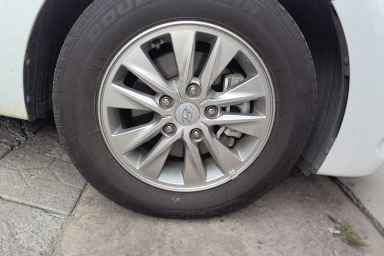 Used Hyundai Celesta 2020 1.6L Automatic GL Enjoyable Edition Right Front Wheel Hub