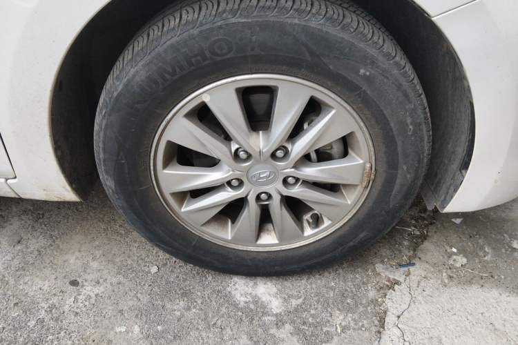 Used Hyundai Celesta 2020 1.6L Automatic GL Enjoyable Edition Right Front Wheel Hub