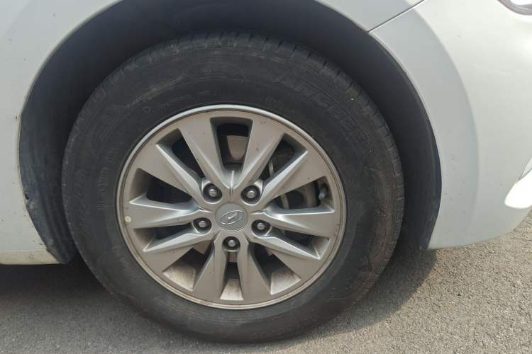 Used Hyundai Celesta 2020 1.6L Automatic GL Enjoyable Edition Right Front Wheel Hub