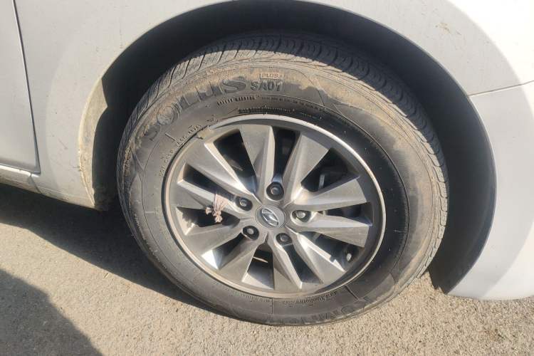 Used Hyundai Celesta 2020 1.6L Automatic GL Enjoyable Edition Right Front Wheel Hub
