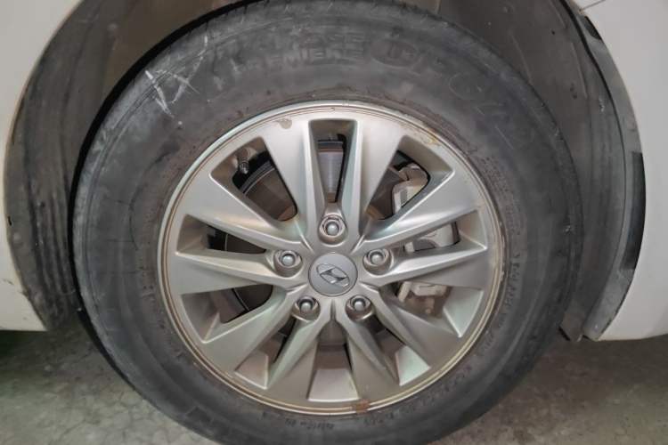 Used Hyundai Celesta 2020 1.6L Automatic GL Enjoyable Edition Right Front Wheel Hub