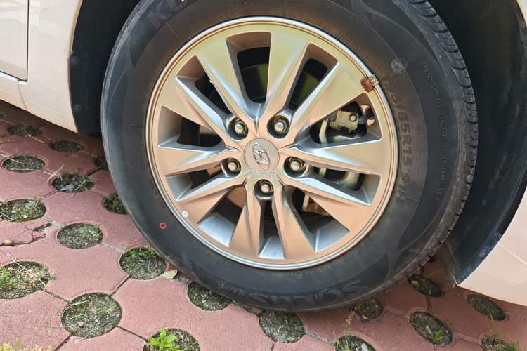 Used Hyundai Celesta 2020 1.6L Automatic GL Enjoyable Edition Right Front Wheel Hub