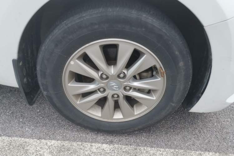Used Hyundai Celesta 2020 1.6L Automatic GL Enjoyable Edition Right Front Wheel Hub