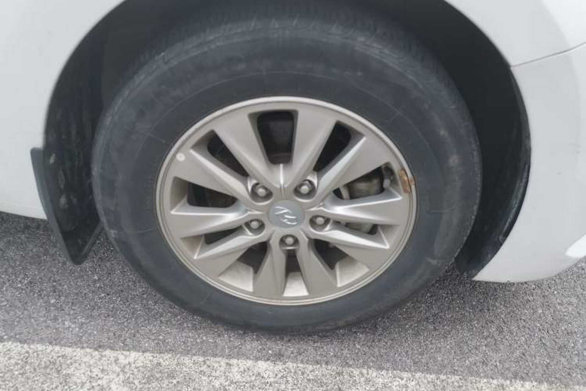 Used Hyundai Celesta 2020 1.6L Automatic GL Enjoyable Edition Right Front Wheel Hub