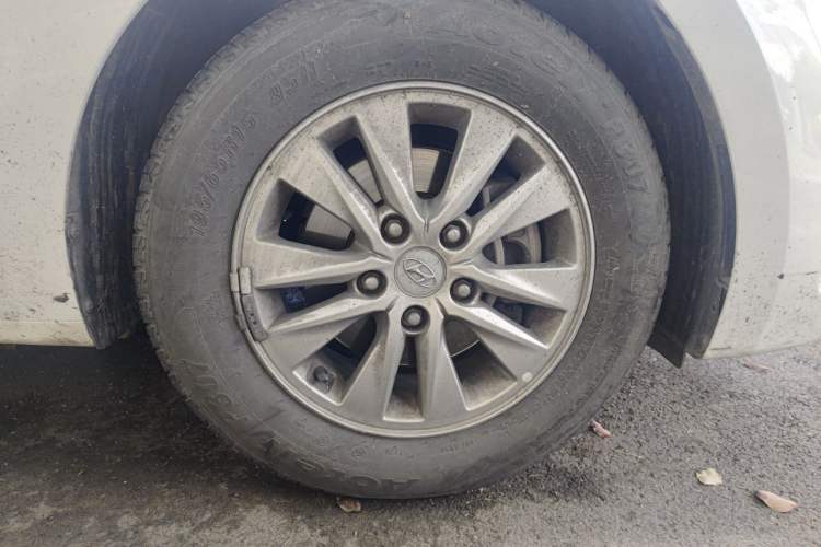 Used Hyundai Celesta 2020 1.6L Automatic GL Enjoyable Edition Right Front Wheel Hub