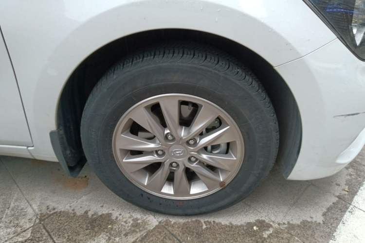 Used Hyundai Celesta 2020 1.6L Automatic GL Enjoyable Edition Right Front Wheel Hub