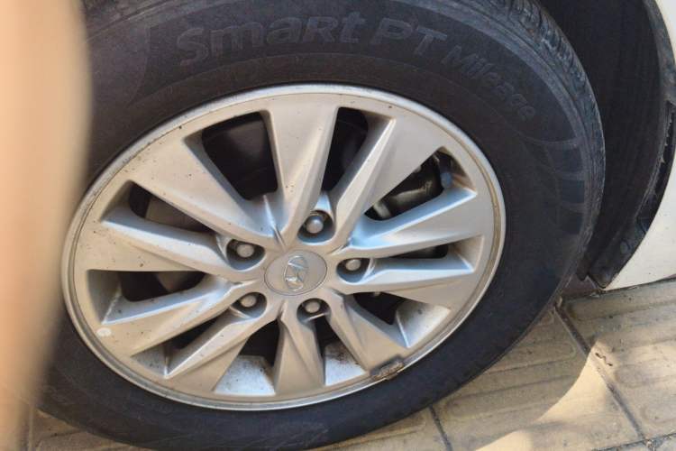 Used Hyundai Celesta 2020 1.6L Automatic GL Enjoyable Edition Right Front Wheel Hub