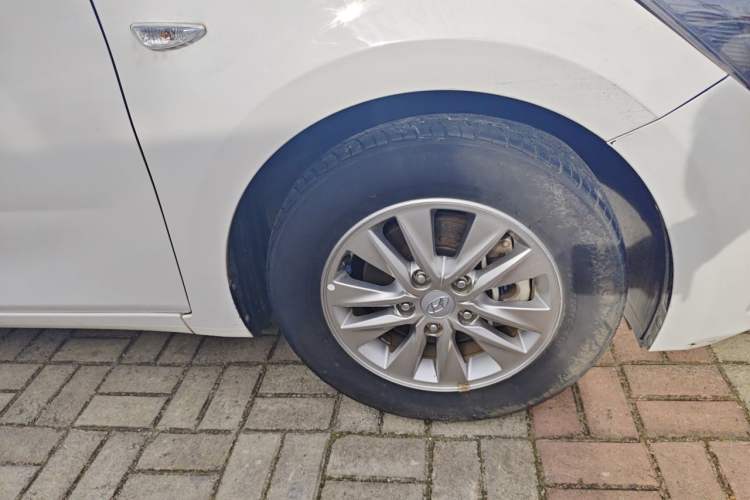 Used Hyundai Celesta 2020 1.6L Automatic GL Enjoyable Edition Right Front Wheel Hub