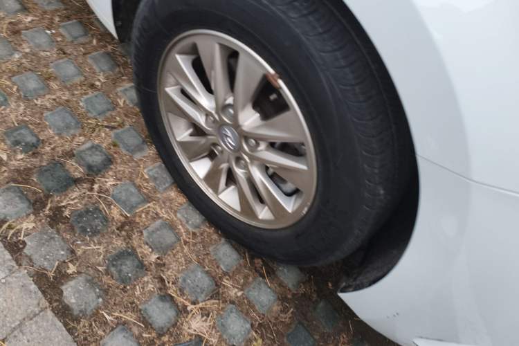 Used Hyundai Celesta 2020 1.6L Automatic GL Enjoyable Edition Right Front Wheel Hub