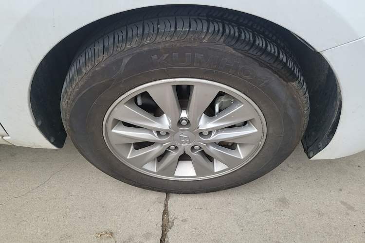 Used Hyundai Celesta 2020 1.6L Automatic GL Enjoyable Edition Right Front Wheel Hub