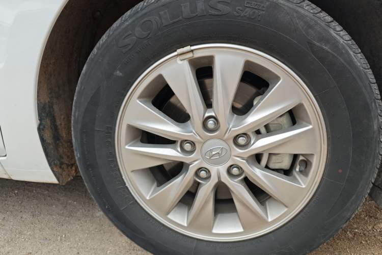 Used Hyundai Celesta 2020 1.6L Automatic GL Enjoyable Edition Right Front Wheel Hub