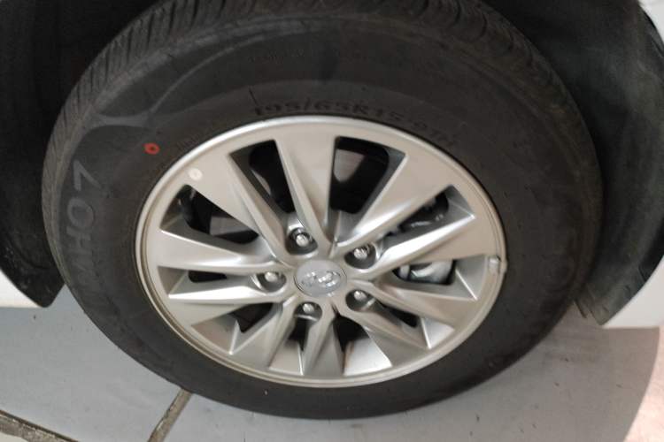 Used Hyundai Celesta 2020 1.6L Automatic GL Enjoyable Edition Right Front Wheel Hub