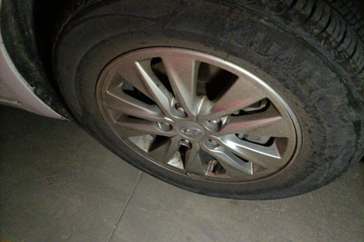 Used Hyundai Celesta 2020 1.6L Automatic GL Enjoyable Edition Right Front Wheel Hub