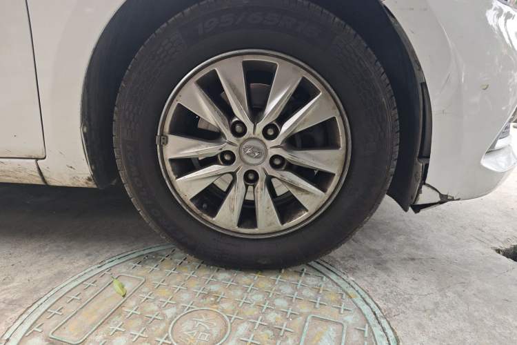 Used Hyundai Celesta 2020 1.6L Automatic GL Enjoyable Edition Right Front Wheel Hub