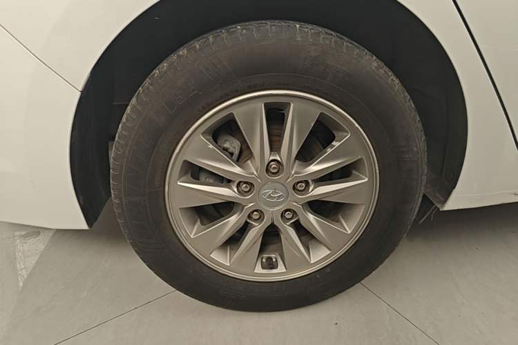 Used Hyundai Celesta 2020 1.6L Automatic GL Enjoyable Edition Right Rear Wheel Hub