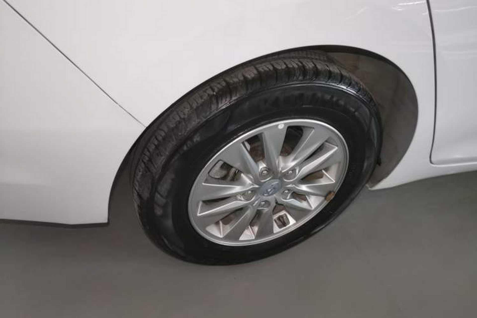 Used Hyundai Celesta 2020 1.6L Automatic GL Enjoyable Edition Right Rear Wheel Hub