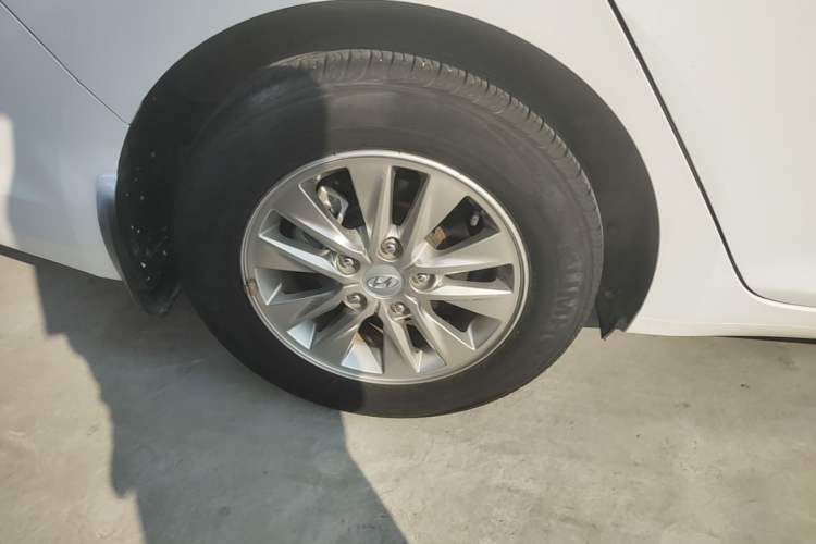 Used Hyundai Celesta 2020 1.6L Automatic GL Enjoyable Edition Right Rear Wheel Hub