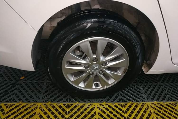 Used Hyundai Celesta 2020 1.6L Automatic GL Enjoyable Edition Right Rear Wheel Hub