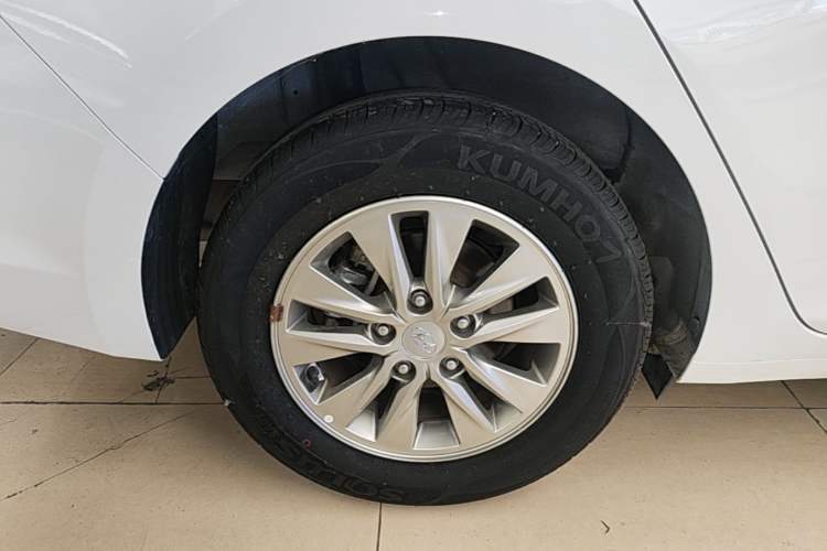 Used Hyundai Celesta 2020 1.6L Automatic GL Enjoyable Edition Right Rear Wheel Hub
