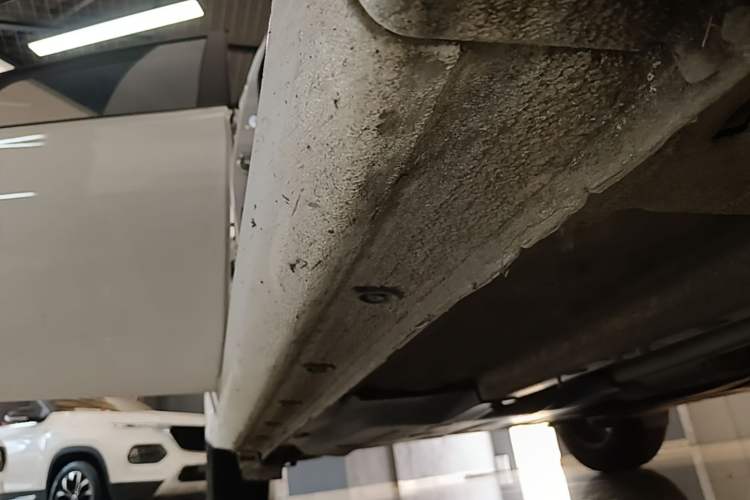 Used Hyundai Celesta 2020 1.6L Automatic GL Enjoyable Edition Right Side Sill
