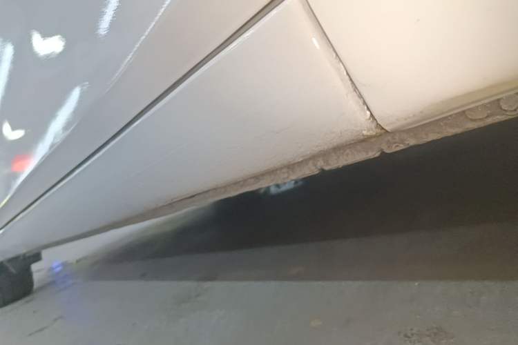 Used Hyundai Celesta 2020 1.6L Automatic GL Enjoyable Edition Right Side Sill