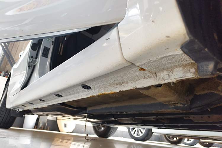 Used Hyundai Celesta 2020 1.6L Automatic GL Enjoyable Edition Right Side Sill