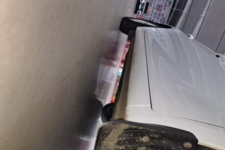 Used Hyundai Celesta 2020 1.6L Automatic GL Enjoyable Edition Right Side Sill