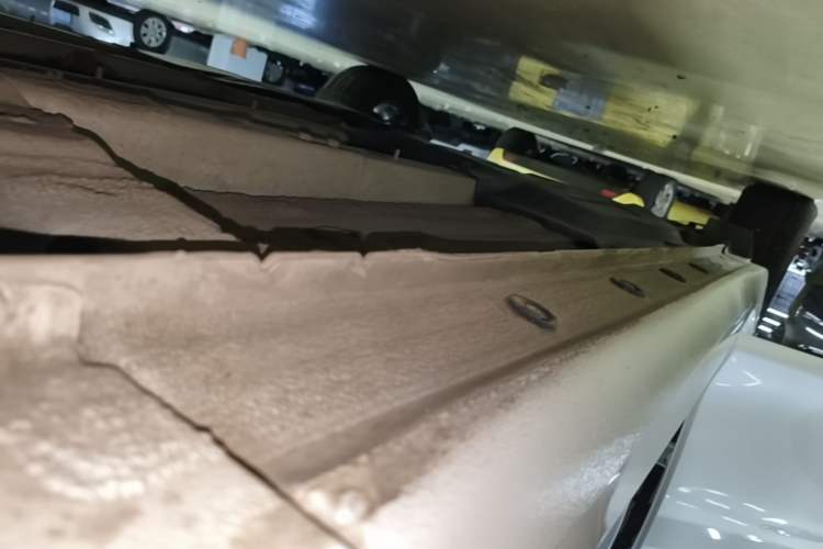Used Hyundai Celesta 2020 1.6L Automatic GL Enjoyable Edition Right Side Sill