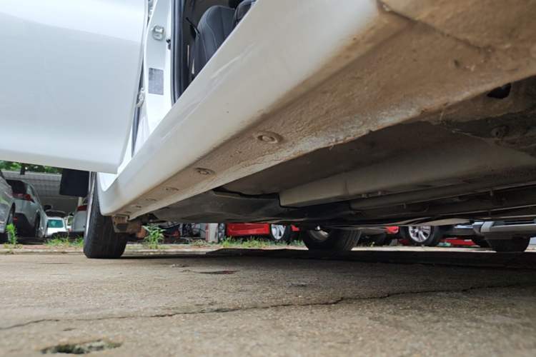 Used Hyundai Celesta 2020 1.6L Automatic GL Enjoyable Edition Right Side Sill