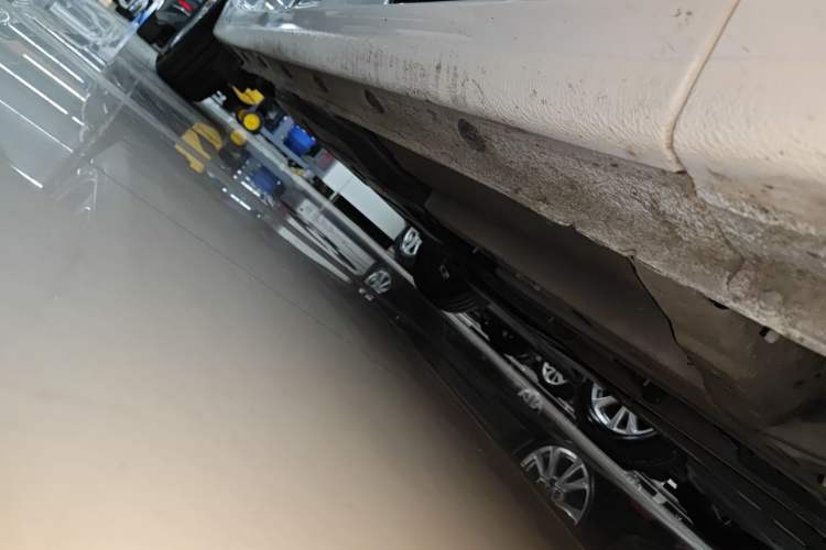 Used Hyundai Celesta 2020 1.6L Automatic GL Enjoyable Edition Right Side Sill