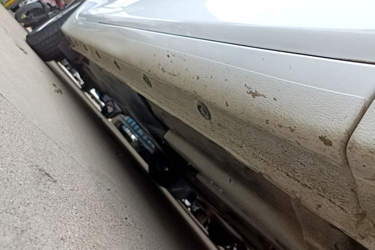 Used Hyundai Celesta 2020 1.6L Automatic GL Enjoyable Edition Right Side Sill