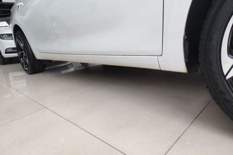 Used Hyundai Celesta 2020 1.6L Automatic GL Enjoyable Edition Right Side Sill