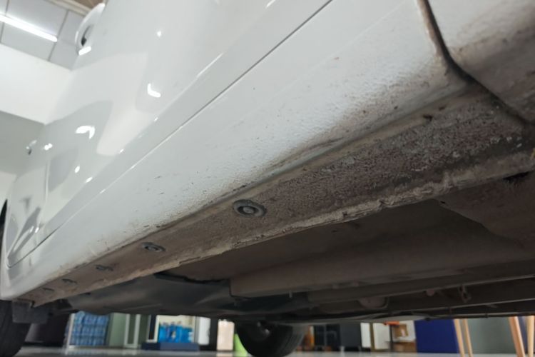 Used Hyundai Celesta 2020 1.6L Automatic GL Enjoyable Edition Right Side Sill