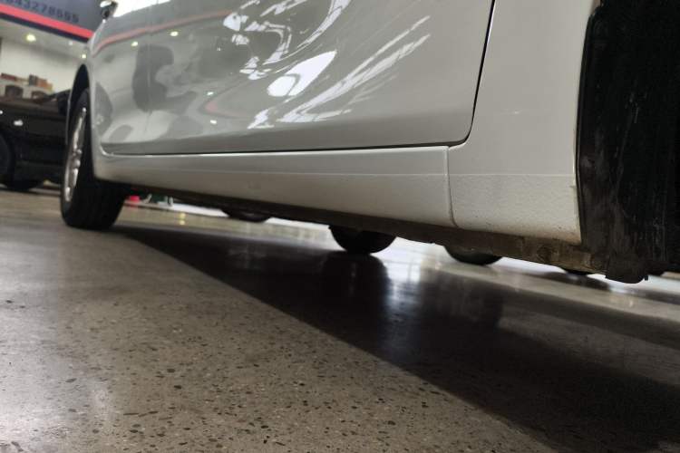Used Hyundai Celesta 2020 1.6L Automatic GL Enjoyable Edition Right Side Sill
